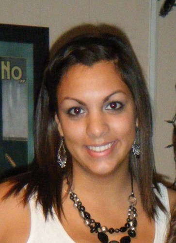 Junior at NIU majoring in Political Science. Server at Buffalo Wild Wings. Secretary at NIU's Financial Aid Office. House Manager of ASA :)