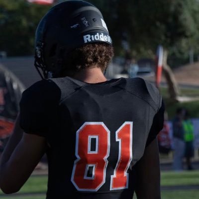 Apple Valley Football Class of 2023 Height:6’4” Weight:220lbs GPA: 3.5 DE/TE email:dodamage017@icloud.com