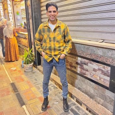 قُل للذي أذاك إِن الله لا ينسّى . 🖤
I' m not a person you fInd twice