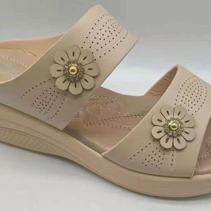 aliyuji83017132's profile picture. 