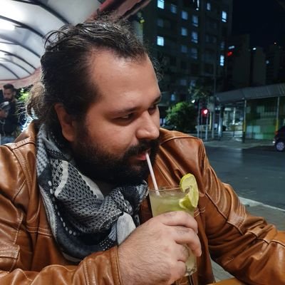 (ele/dele)
Ator/Dublador, e artista de outras áreas artísticas das Artes & Tecnologias

-follow: @mare_geek