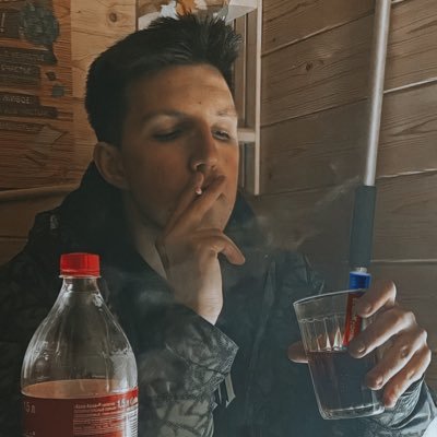 20 л.е.т. || (Не) Пытаюсь следить за Твичем || терпила, еблан и просто хороший человек ||