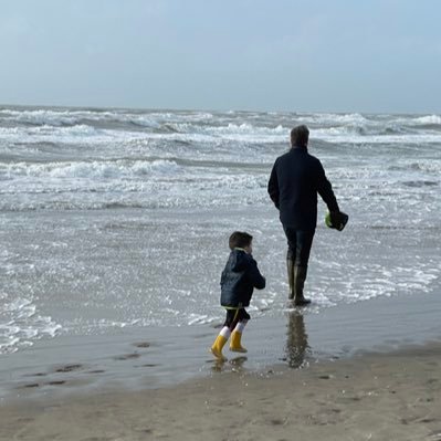 FRiekelt's profile picture. Christen / Vrouw en kinderen / ondernemer / het vrije woord / Eigenlijk geen tijd voor twitter, daarom taal fouten bij mij niet uit gesloten. Nexit