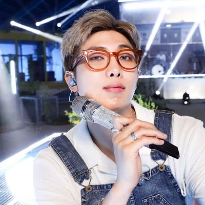 love BTS ot7 💜
s!her 
acc only for promoting my fics 📚
read 𝒉𝒐𝒎𝒆. on https://t.co/RWlnk26tsJ