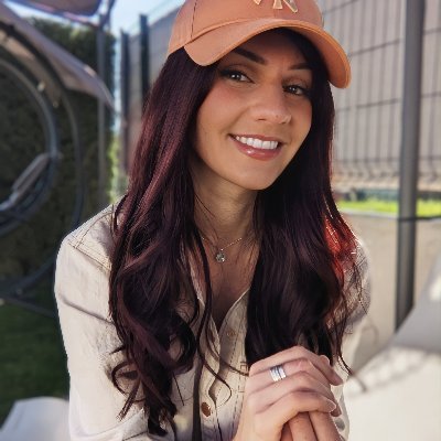 ~𝐋’𝐀𝐌𝐎𝐔𝐑 𝐀𝐕𝐀𝐍𝐓 𝐋𝐄𝐒 𝐎𝐄𝐔𝐕𝐑𝐄𝐒~ Actes 13:47 ~ 25 Y~ Mariée ~ vit au Moyen-Orient pour faire briller Sa lumière. ☝🏻