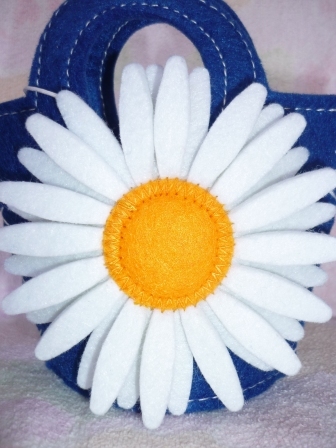 Siori88zk's profile picture. I love talking, trip, music, movies, shows, themeparks, laughing...
I'm interested in foreign countries!Day dreamer.
I'll post some pitures.