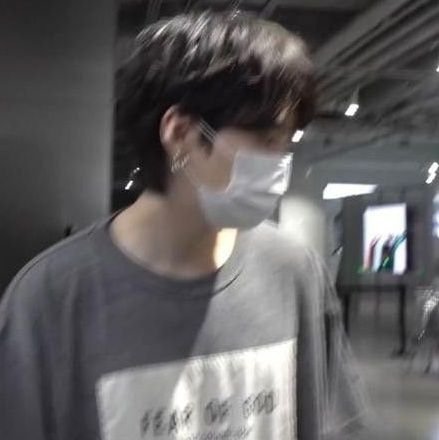 𝗅𝗈𝗌𝗍 𝗐𝗁𝖺𝗅𝖾 𝗂𝗇 𝗍𝗁𝖾 𝖺𝗋𝗆𝗒 𝗈𝖼𝖾𝖺𝗇༄˖⋆ @_jungok¹