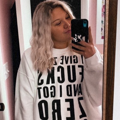 juliiejingles's profile picture. 