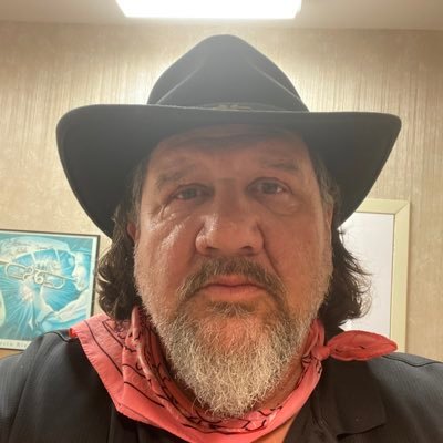 Tsychobabble's profile picture. Brutally honest, undeservedly kind.