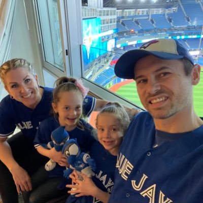 #GirlDad | Husband 👩‍❤️‍👨 | DaDa 👨‍👩‍👧‍👧 | Fundraising Manager @ C-K Hospice | Long-Time Radio Guy 📻 | Zebra 🦓 | #BlueJays | #LGRW