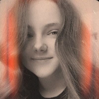 Valeria_472's profile picture. 