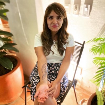 *Maestrante en urbanismo
*Madre de Elías
*Defendemos a la primera infancia
*Bebo vino
*Ciclista
*Me quedó periodismo en la sangre