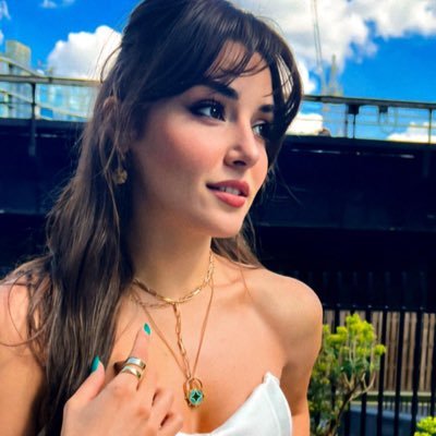 Hande Erçel fan account, The actress with big shinning eyes