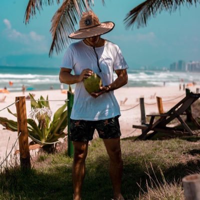 Publicista | Estratega Digital | Catador Profesional de Tacos 🌮 | exfutbolista | Apostador a ratos | Contacto DM 📩