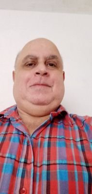 Estudie mercadotecnia y publicidad, he trabajado en medios de comunicación, soy creativo y divertido.
