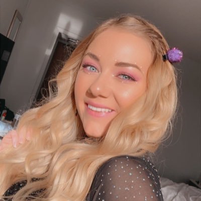 Blondetazer67 Profile Picture