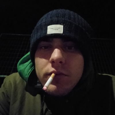 TThepostman's profile picture. Con el pelo paatrás y la gorra palante🤙🏼