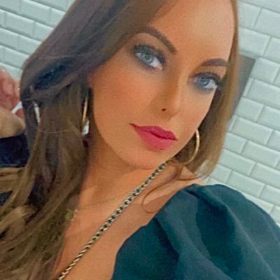a hangover lasts a day but the memories last a lifetime 👻 n_thwaitesxo