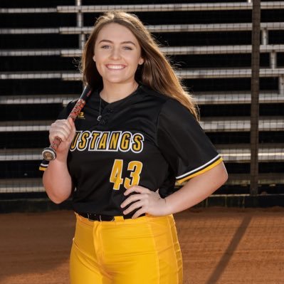 🥎Kaylee Ellsworth