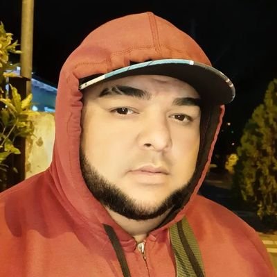 Trabajador independiente y padre de mi amado hijo Luciano trabajo duro para su mejor futuro ya que soy padre y madre a la vez