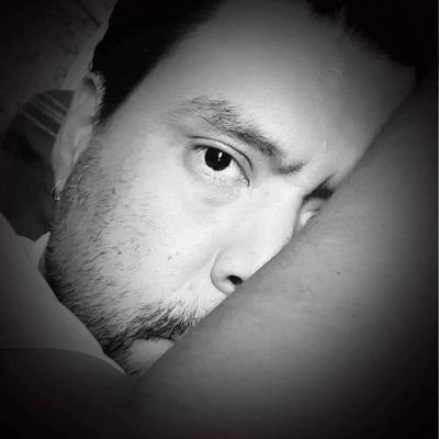 También me hago llamar Dj Reo. Me gusta mezclar y poner música para eventos sociales.
