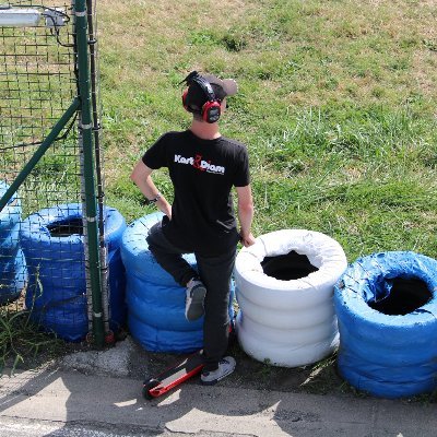 Joueur dofus depuis presque 13 ans (je crois) 
Gros farmer ancien 2.0 maintenant sur rétro mono (Boune)

Karting - Sport auto - Pâtissier