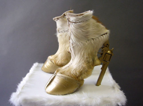 heels are my natural high / creative roller coaster / fuckthevoid / lover and mom / technology girl / creative brand strategist / owner Brandactivist.eu
