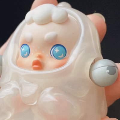 デザイナーズトイをお迎えするため作ったアカウント。 超初心者です🔰我が家に来てくれた子をご報告します。無言フォロー失礼します!仲良くしてくださると嬉しいです✨