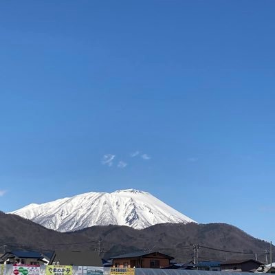 岩手県盛岡市在住、60代。城跡・城下町・京都、歴史が好き。この頃、山登り、畑始めました。