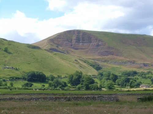 Overlooked by Mam Tor and the Norman keep of Peveril Castle, Castleton is a Peak District gem packed with exciting and interesting tourist attractions.
