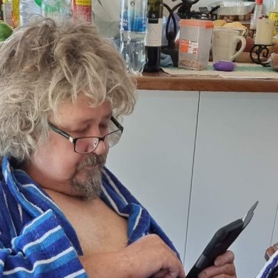 Trekkie, politics, rural living. trumpers, antivaxers and other blue ticks blocked on sight. Not a good person.