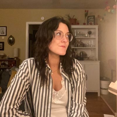 emilyrlb's profile picture. I never really ever met a normal person • she/her