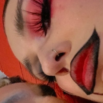 hevthyr's profile picture. A freelance Hair & MakeUp Artist up to no gd or being horrendously awful at any video game hevthyr@hotmail.com