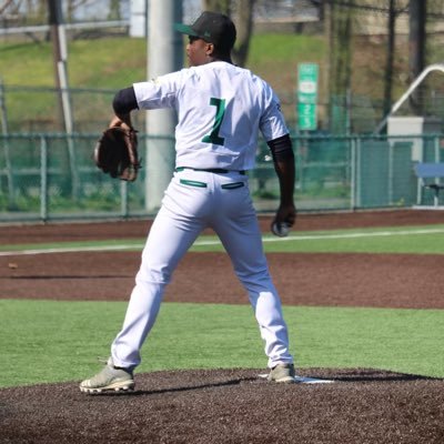 5’7 160lbs SS/2B/RHP| University Academy| C’O 2022| NCAA ID:2110356898