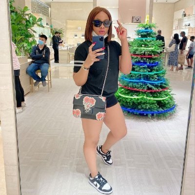 Janelar56795444's profile picture. A medical doctor and also a partner of Blocker pays investment company