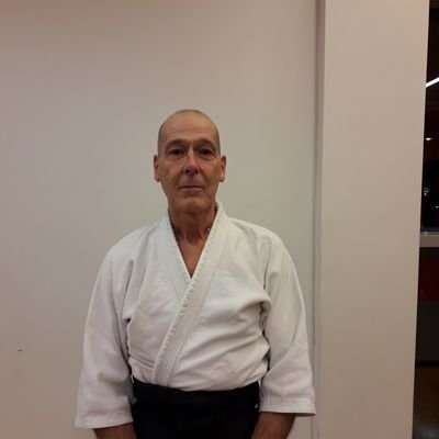 d_viisi's profile picture. Peace not war. Understanding not bigotry. Fairness not inequality. Save the World.
Aikido instructor. London born but 🇪🇺!
