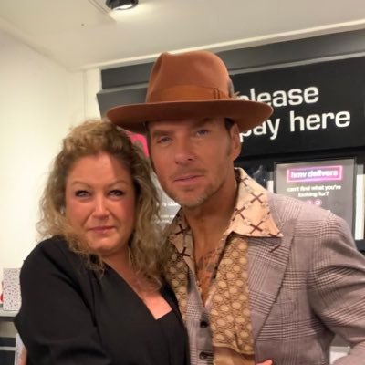 clancabell's profile picture. mother,wife,singer,fan,animal lover