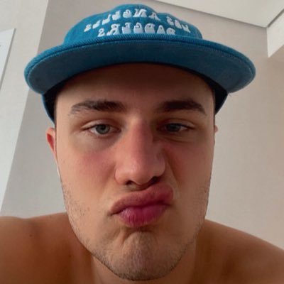 maga_rique's profile picture. oi manda uma piada na dm