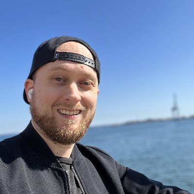 Computer Graphics Engineer at Luxion, working on @KeyShot3D, KeyVR and related products.