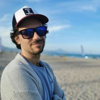 CEO & founder of PIXOLITH: KickAss eCommerce
🏆 | Singer & guitarist of SALAO: Flamenco Latin Jazz Pop 🕺|
Father of two awesome creative rascals 👬🏼