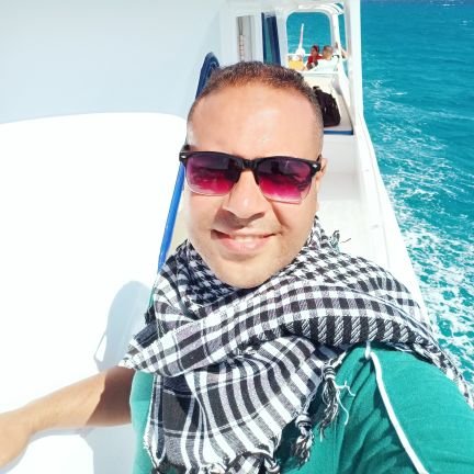 مدرب فنون قتاليه