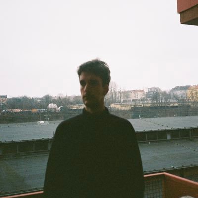 esserlukas's profile picture. 