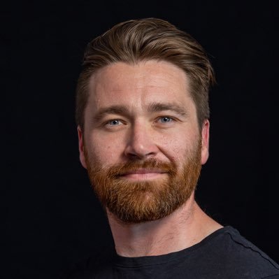 Former special forces soldier turned into a trainer of dogs, coach of people and creator of content.