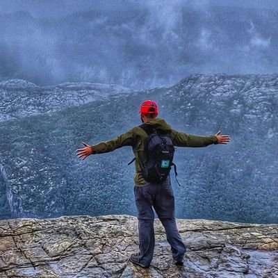 juchstaposition's profile picture. Tech.Health.Maths.Sports.