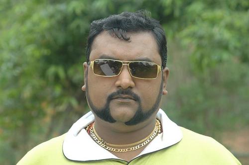 iam a upcoming actor,in kollywood.i have done a couple of tamil movies and i love animals i have a small farm where i breed dogs birds and other animals.