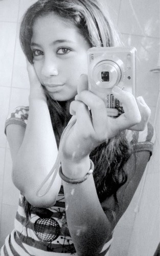 Vocês riem de mim por eu ser diferente, e eu rio de vocês por serem todos iguais! 
Todos caem mas, apenas os fracos continuam no chão!(Bob Marley)