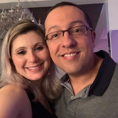 Empresário, gremista, falante, apaixonado pela vida, feliz, mas sempre em busca de crescimento!