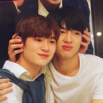 เราจะโอบกอดคุณด้วยความรักที่เรามี
Support: GOT 7🐣💚 มิกซ์ยอ @yinyin_anw @warwanarat
ตั้งใจรัก: @MMaxmaxxxx @natasittttt & @zee_pruk @CwrNew