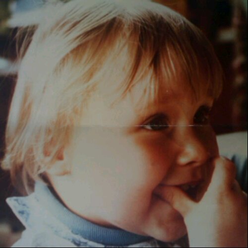 mama, echtgenote, Vampire nut, 7th heaven fan, draagdoekconsulente, bv kenner, White Collar RULES!