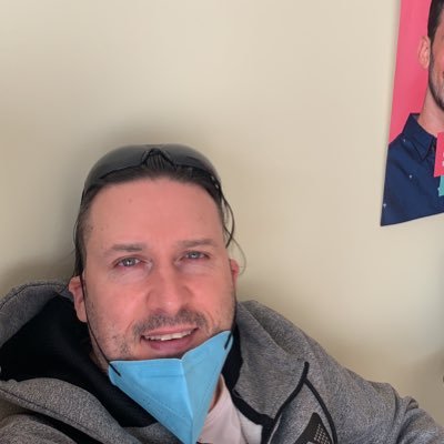 yinmartial's profile picture. soy muy alegre y muy positivo. pienso que la felicidad está en cada momento. sólo hay que saber encontrarla . yo soy muy muy muy feliz.